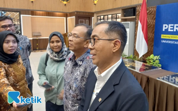 Tanggapan Mendiktisaintek Ihwal Penyitaan 11 Buku dari Mahasiswa
