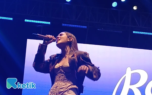 Thumbnail Berita - Raisa Sihir Penonton Jazz Trafic Festival 2025 Surabaya