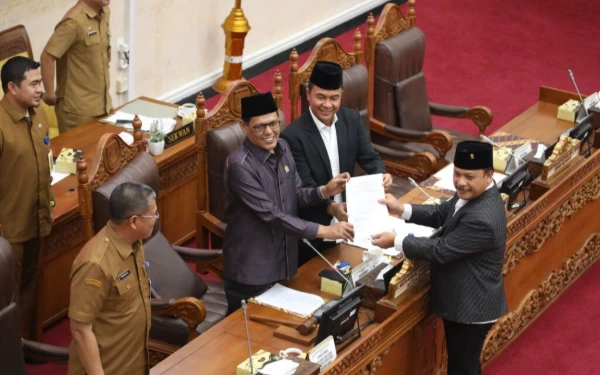 Thumbnail Berita - DPRD Kota Batam Tetapkan Rencana Kerja 2026, Mendorong Pembangunan Lebih Maju