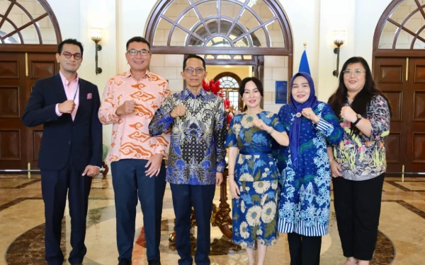 Thumbnail Berita - Kepala BP Batam Amsakar Achmad Pererat Hubungan, Buka Peluang Ekonomi Baru