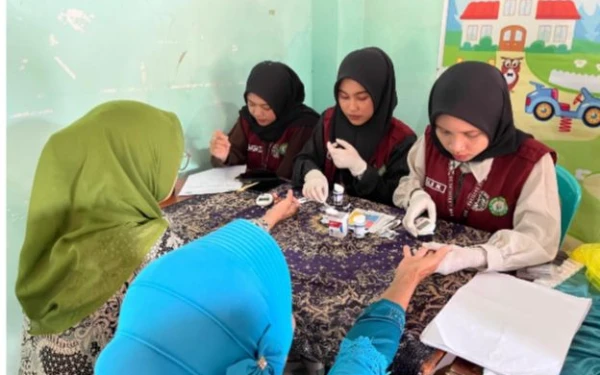 Thumbnail Berita - Mahasiswa Unusa Edukasi Warga Mojokerto Terkait Pencegahan Diabetes hingga Penggunaan Obat Herbal