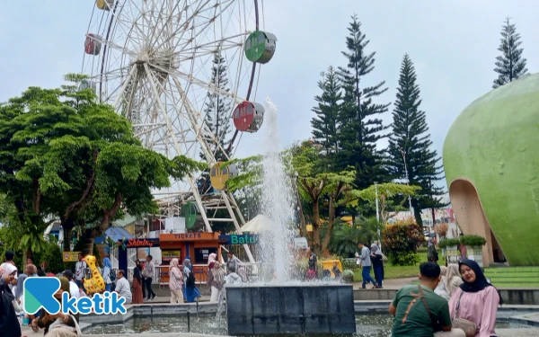 Thumbnail Berita - ‎Alun-Alun Kota Batu Bakal Direnovasi, Pemkot Akan Bangun Fasilitas Amphitheater