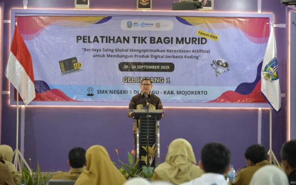 Thumbnail Berita - Ratusan Murid di Mojokerto Ikuti Pelatihan Koding dan Pemanfaatan AI