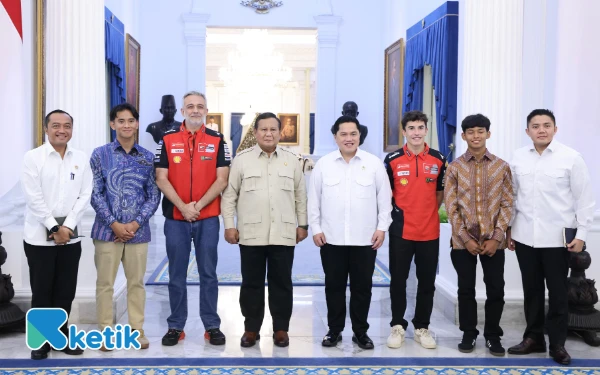 Thumbnail Berita - Mario Aji Bersama Juara Dunia MotoGP Marc Marquez Bertemu Prabowo di Istana