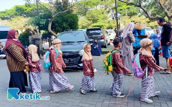 Thumbnail Berita - DPRD Kota Malang Soroti Penurunan Insentif Guru PAUD, Hanya Rp600.000 Per Bulan