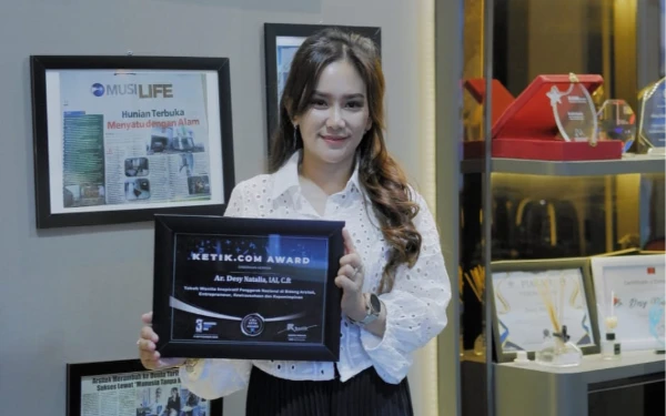 Thumbnail Berita - Desy Natalia, Arsitek yang Buktikan Diri Sebagai Tokoh Penggerak Wanita Inspiratif di Sumsel