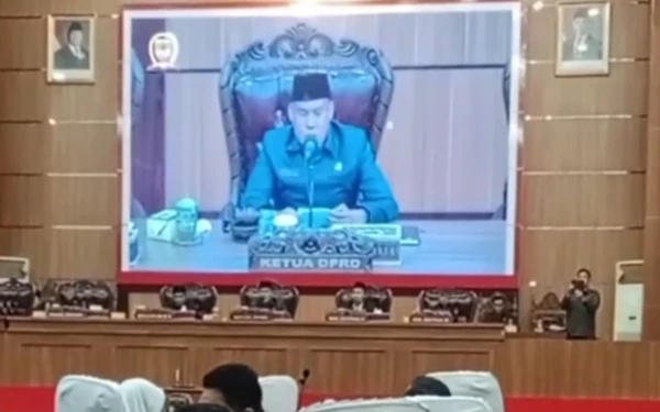 Thumbnail Berita - Belum Kourum, Paripurna DPRD Musi Rawas Molor Hampir 3 Jam