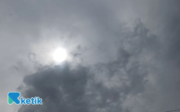 Thumbnail Berita - Cuaca di  Kota Surabaya Hari Ini Diprakirakan Berawan, Begitu Juga Banyuwangi