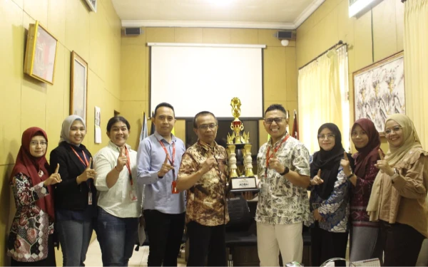 Thumbnail Berita - Alfamidi Class Competition 2025: SMKN 1 Malang Buktikan Kualitas dengan Raih Juara 1