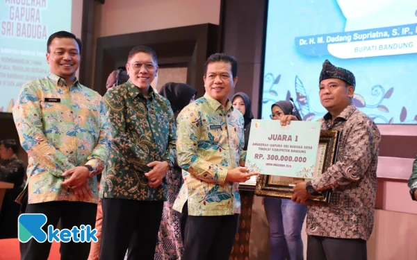 Thumbnail Berita - Anugerah Gapura Sri Baduga, Bupati Bandung Dorong Desa Kelurahan Terus Berinovasi Layani Masyarakat