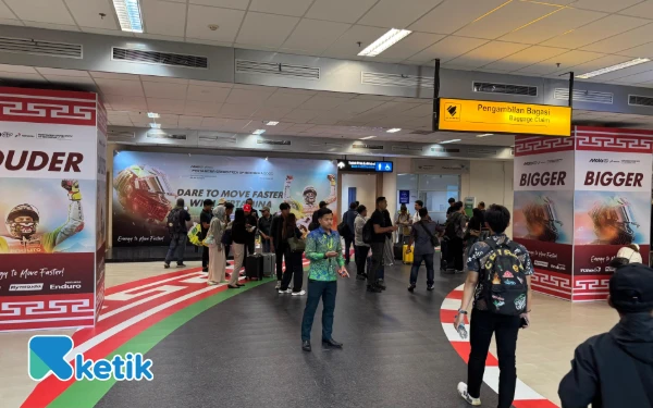 Thumbnail Berita - [Berita Foto] Suasana Bandara Internasional Lombok pada H-1 MotoGP Mandalika 2025