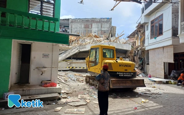 Dramatis! Tim Penyelamat Berjibaku Selamatkan Santri Ponpes Al Khoziny