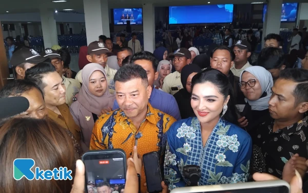 Thumbnail Berita - Anang dan Ashanty Inspirasi Mahasiswa UTM, Sukses Tak Membuat Lupa Belajar