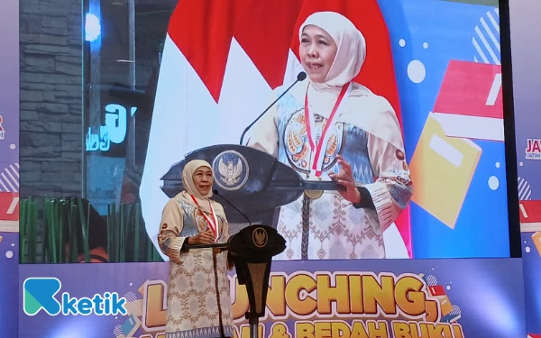 Thumbnail Berita - Tekankan Pentingnya Menulis Bagi Insan Pendidik, Khofifah: Abadikan Pikiran