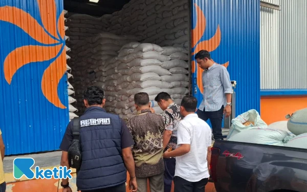 Thumbnail Berita - Dukung Program Prabowo, Polres Abdya Bantu Petani Salurkan Jagung ke Bulog