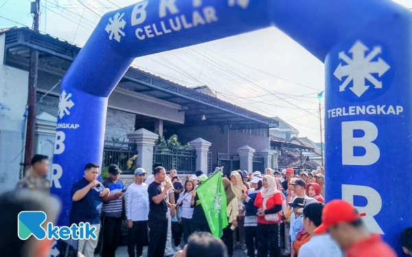 Thumbnail Berita - Wabup Tulungagung Hadiri Jalan Sehat Jelang Hari Santri Nasional di Bago