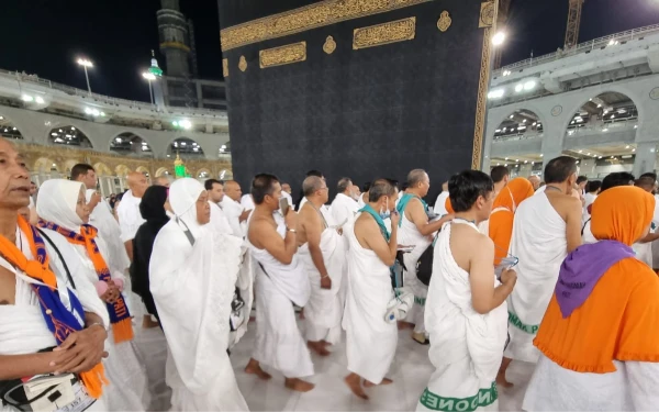 Thumbnail Berita - Arab Saudi Izinkan Semua Pemegang Visa Tunaikan Ibadah Umrah