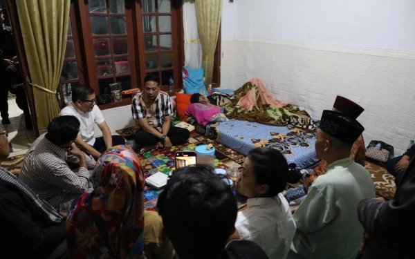 Sambangi Korban Runtuh Ponpes Al Khoziny, Wali Kota Malang Minta Santri Dapat Pemeriksaan Kesehatan Rutin