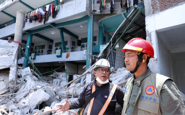 Thumbnail Berita - Proses Pembersihan Reruntuhan Ponpes Al Khoziny Dikebut, 10 Korban Masih Hilang