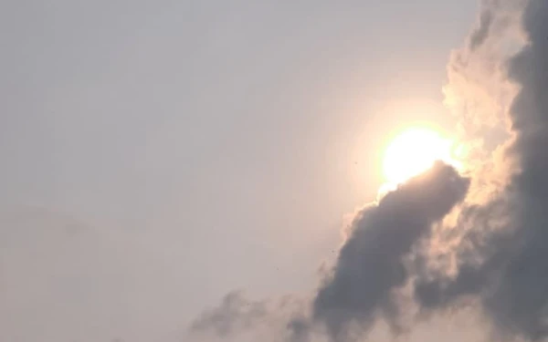 Thumbnail Berita - Cuaca Jakarta 7 Oktober 2025 Cerah Berawan, Semarang Berawan Tebal.