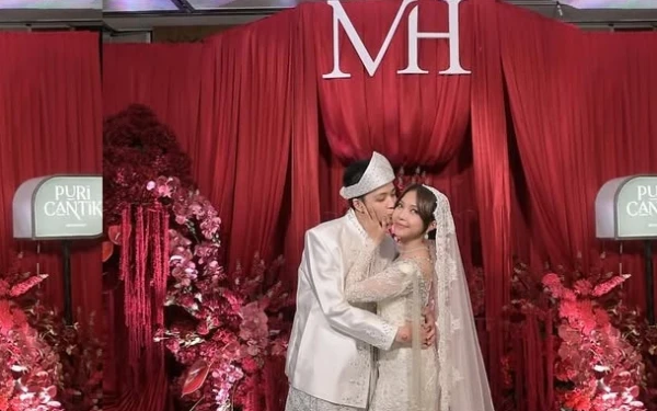 Thumbnail Berita - Bikin Heboh! Meyden Ternyata Sudah Menikah Sejak Agustus, Begini Potret Akadnya