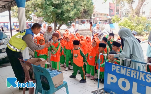 Thumbnail Berita - Seru! Anak TK IT Al-Muzammil Belajar Tertib di Jalan Bersama Polantas Labuhanbatu