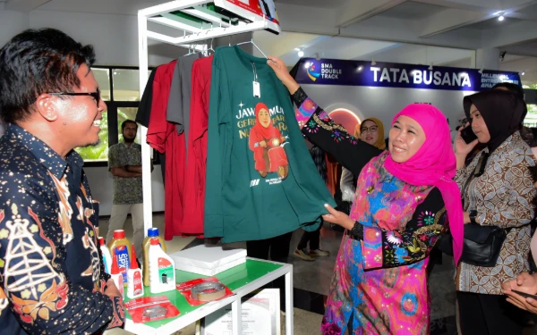 Thumbnail Berita - Bye-Bye Pengangguran! Program Khofifah Cetak Pengusaha Sukses dari SMA di Jawa Timur