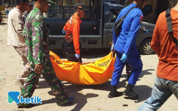 Thumbnail Berita - Sehari Pencarian, Mayat Nelayan Tenggelam di Pantai Wawaran Pacitan Kini Ditemukan