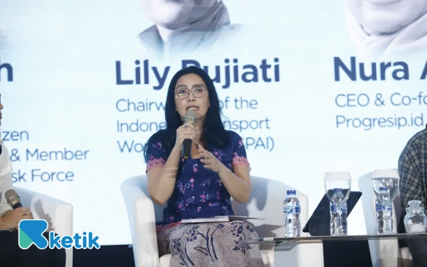 Thumbnail Berita - Rieke Diah Pitaloka Serukan Kawal Revisi UU Ketenagakerjaan