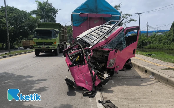 Thumbnail Berita - Truk Parkir Tanpa Pengaman Jadi Petaka, Kernet Muda Tewas Seketika di Jalan Soekarno-Hatta Palembang