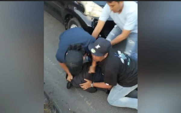 Thumbnail Berita - Pelarian Berakhir! Dua Begal Sadis Talang Kelapa Palembang Diringkus Tanpa Perlawanan