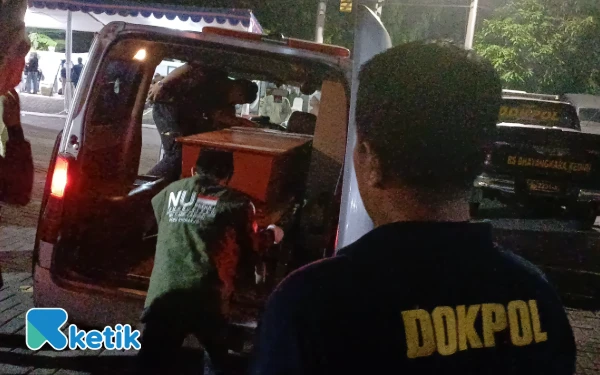Thumbnail Keluarga Korban Ponpes Al Khoziny Desak Polisi Tuntaskan Penyidikan