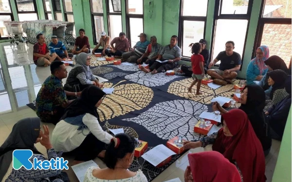 Thumbnail Berita - Pasar Rakyat Jombang Naik Kelas, Disdagrin Jelaskan Peraturan Baru ke Pedagang
