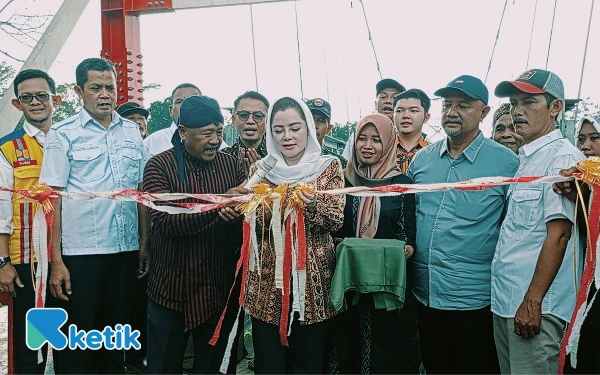 Thumbnail Berita - Jembatan Gantung Klepu Mulya Jelita Resmi Dibuka, Solusi Mobilitas dan Perekonomian Dua Desa di Cilacap
