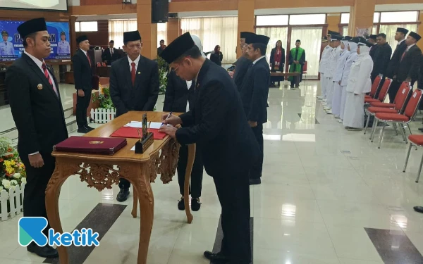 Thumbnail Berita - Drama Pemkot Blitar Memanas! Mutasi ASN Kota Blitar Diduga Tanpa Koordinasi, Baperjakat Ditodong Tanda Tangan