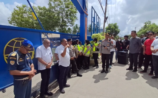 Thumbnail Berita - Temui Langsung Pendemo, KSOP Palembang Tindak Tegas Terkait Over Kapasitas Tongkang Batu Bara