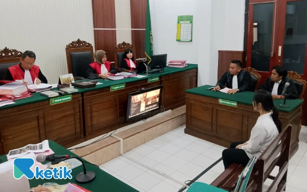 Thumbnail Ngaku Bisa Berkomunikasi dengan Dewa, Direktur Perusahaan di Surabaya Tipu Atasannya hingga Rp6,3 Miliar