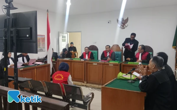 Thumbnail Berita - Dituntut 7 Tahun Penjara, Nur Anisa Edarkan Sabu dari Rumahnya di Palembang