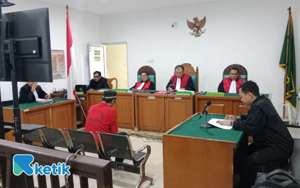 Thumbnail Berita - Aksi Tipu-Tipu Carles Pakai Jenglot dan Batu Merah Delima Berakhir di Bui