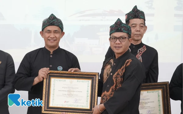 Thumbnail Berita - Bupati Bandung Instruksikan OPD/Kecamatan Berpredikat Tidak Informatif Segera Implementasikan KIP