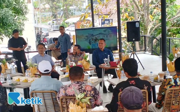 Thumbnail Berita - Kapolres Batu Perkuat Sinergi dengan Asosiasi Petinggi dan Lurah Lewat Sambung Roso