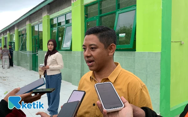 Baru Seminggu Diresmikan, Atap SD di Kota Blitar Ambruk! Dewan: Seperti Ditempel-tempel Saja