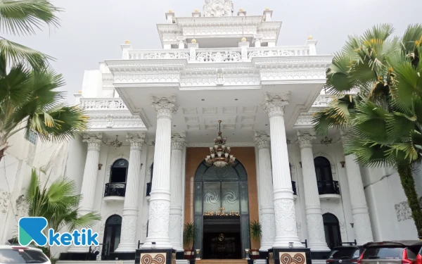 Grand Palace Hotel Kota Malang, Sensasi Menginap di Kerajaan Romawi dengan Arsitektur Khas Yunani