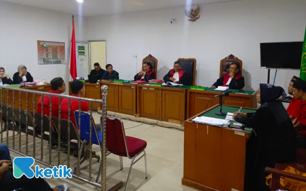 Thumbnail Berita - Sindikat Kurir 4 Kg Sabu dan 20 Ribu Ekstasi Terungkap, “Pakde” Dalang Utama Masih Buron