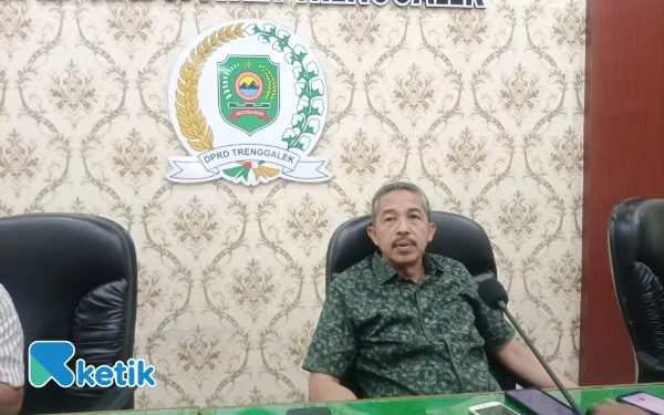 Thumbnail Berita - Rapat RAPBD Trenggalek Ditunda, Komisi IV Tegaskan Pelayanan Publik Tetap Jadi Prioritas!