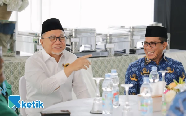 Thumbnail Berita - Dorong Pertumbuhan Ekonomi Desa, Menko Zulhas Apresiasi GP Ansor Bentuk 22.800 Peternakan Ayam