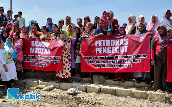 Ratusan Nelayan Ketapang Sampang Kepung Kapal Petronas, Tolak Survei Migas