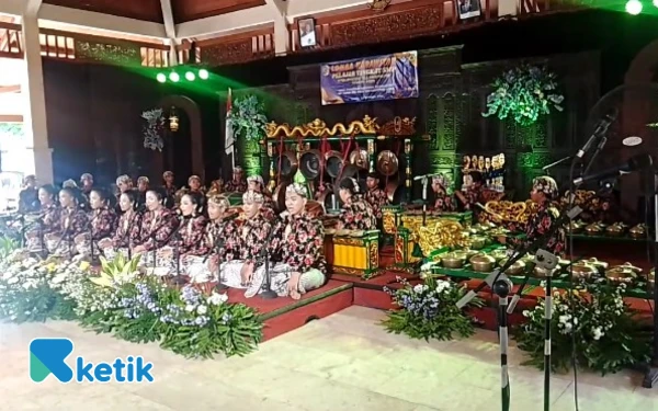 Thumbnail Berita - Unjuk Kebolehan di TB2KS, Tim Karawitan Empero SMPN 2 Tulungagung Target Lomba Nasional