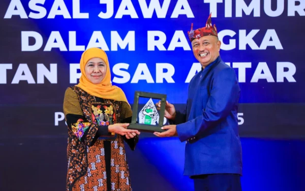 Thumbnail Berita - Khofifah Sapa Warga Jatim di Sulteng, Perkuat Kemitraan Perdagangan