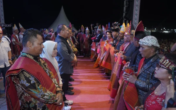 Hadiri dan Dukung Pelestarian Budaya Batak Toba PSBD ke 6, Rianto Ikut Menari